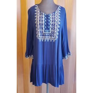 Tassles N Lace size medium Rayon blue 3/4 sleeve tunic